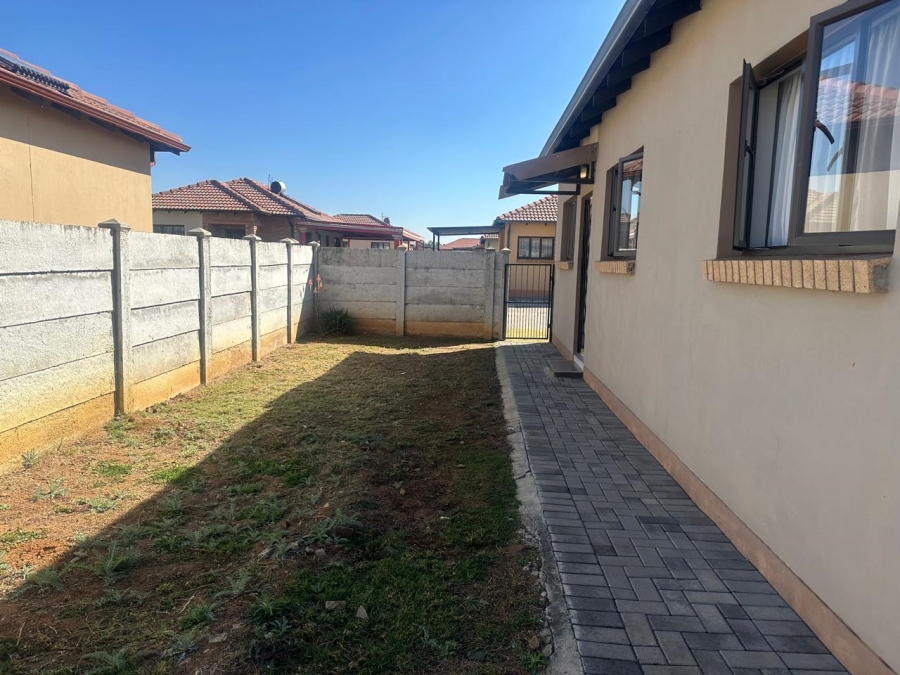 To Let 3 Bedroom Property for Rent in Waterval East North West